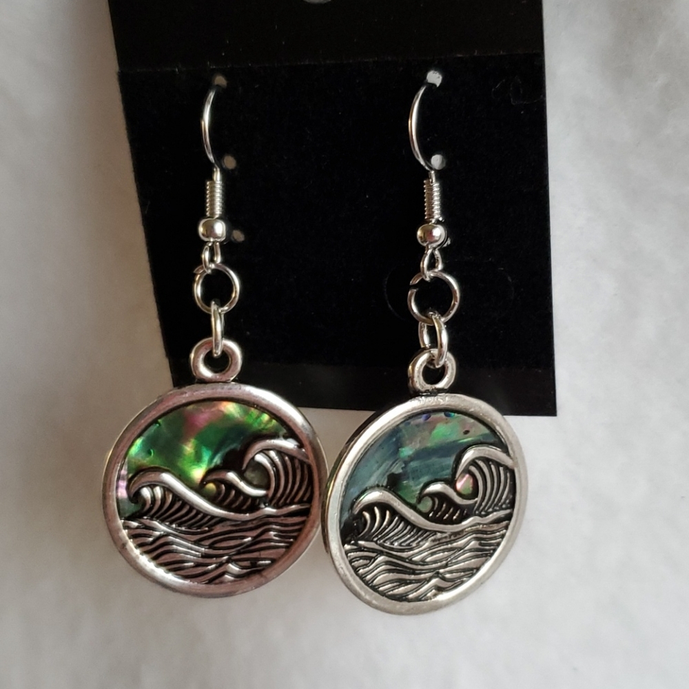 Womens silver & shell ocean waves earrings